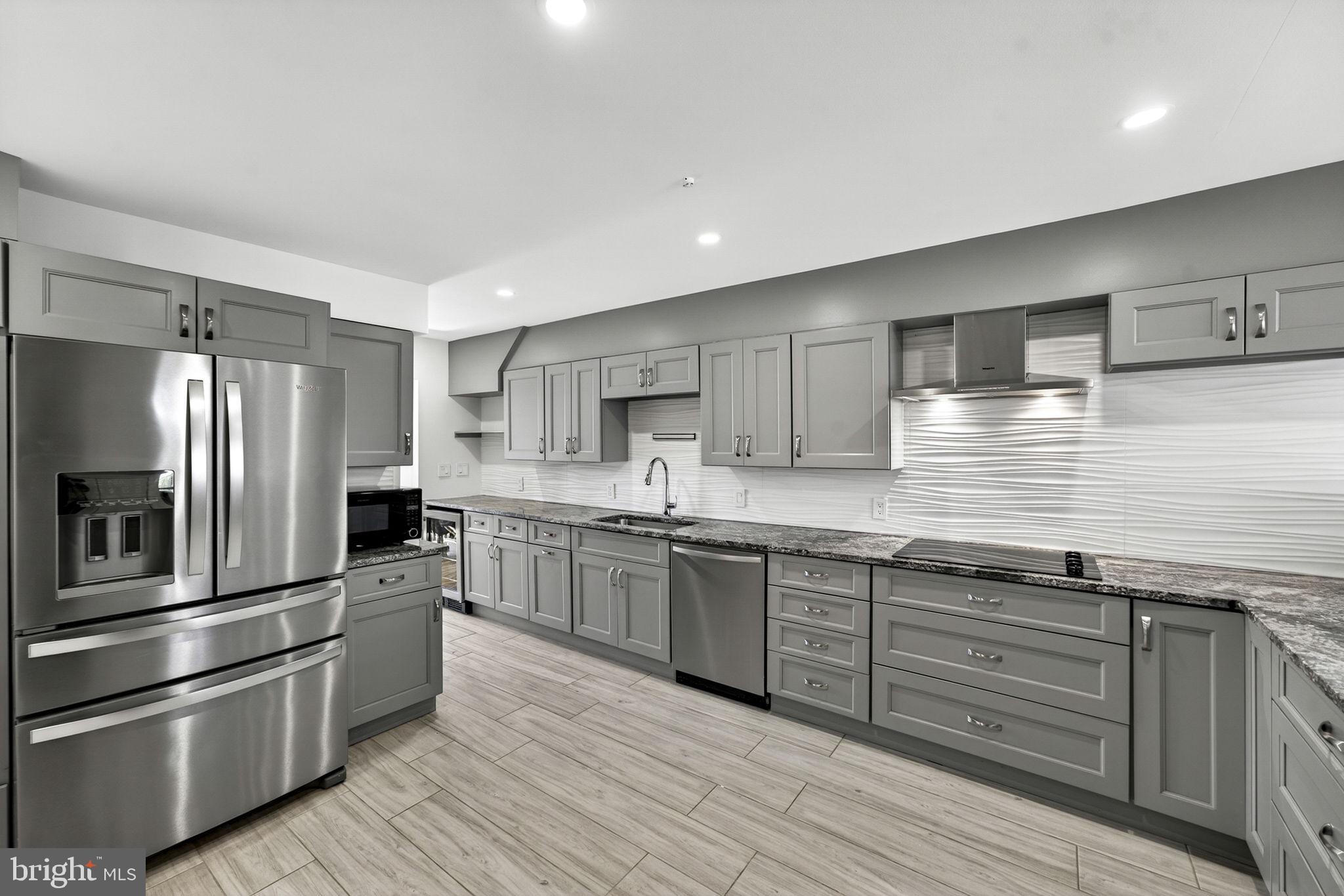 908 INDEPENDENCE AVENUE SE