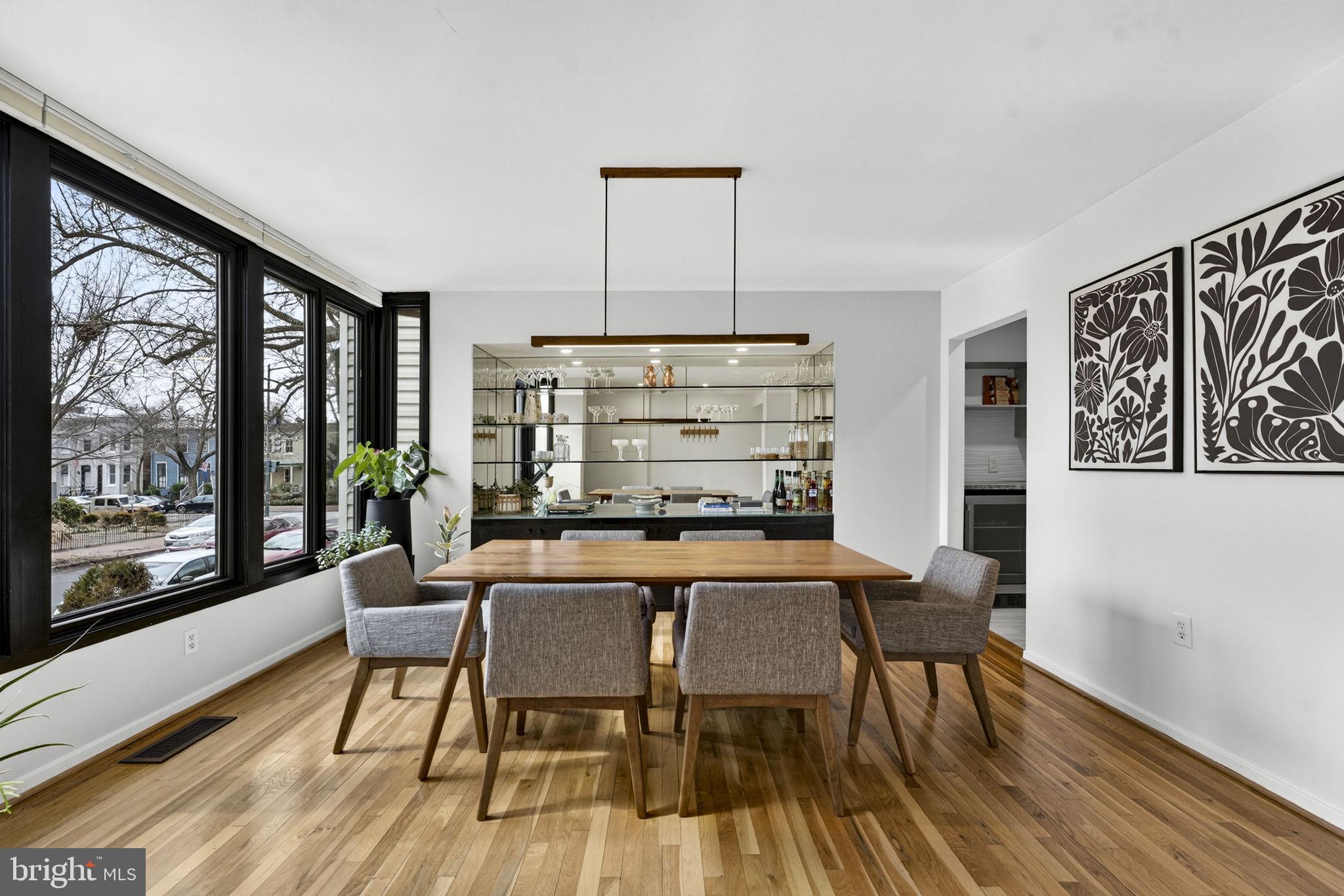 908 INDEPENDENCE AVENUE SE