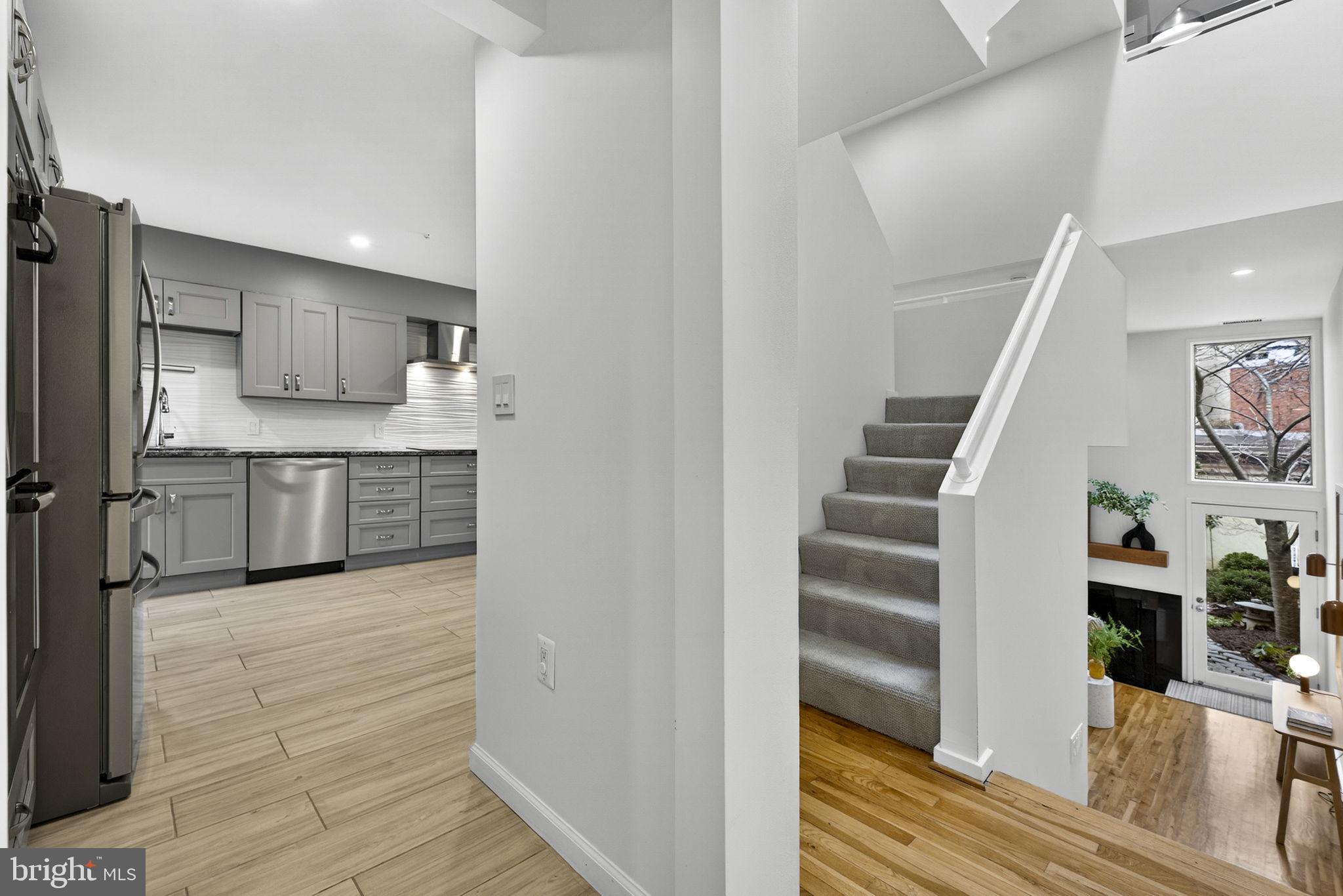 908 INDEPENDENCE AVENUE SE