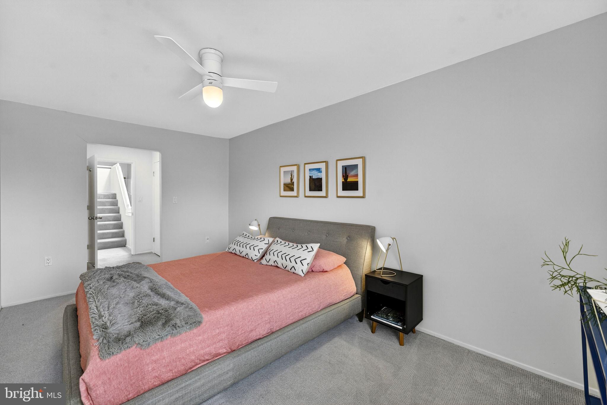 908 INDEPENDENCE AVENUE SE