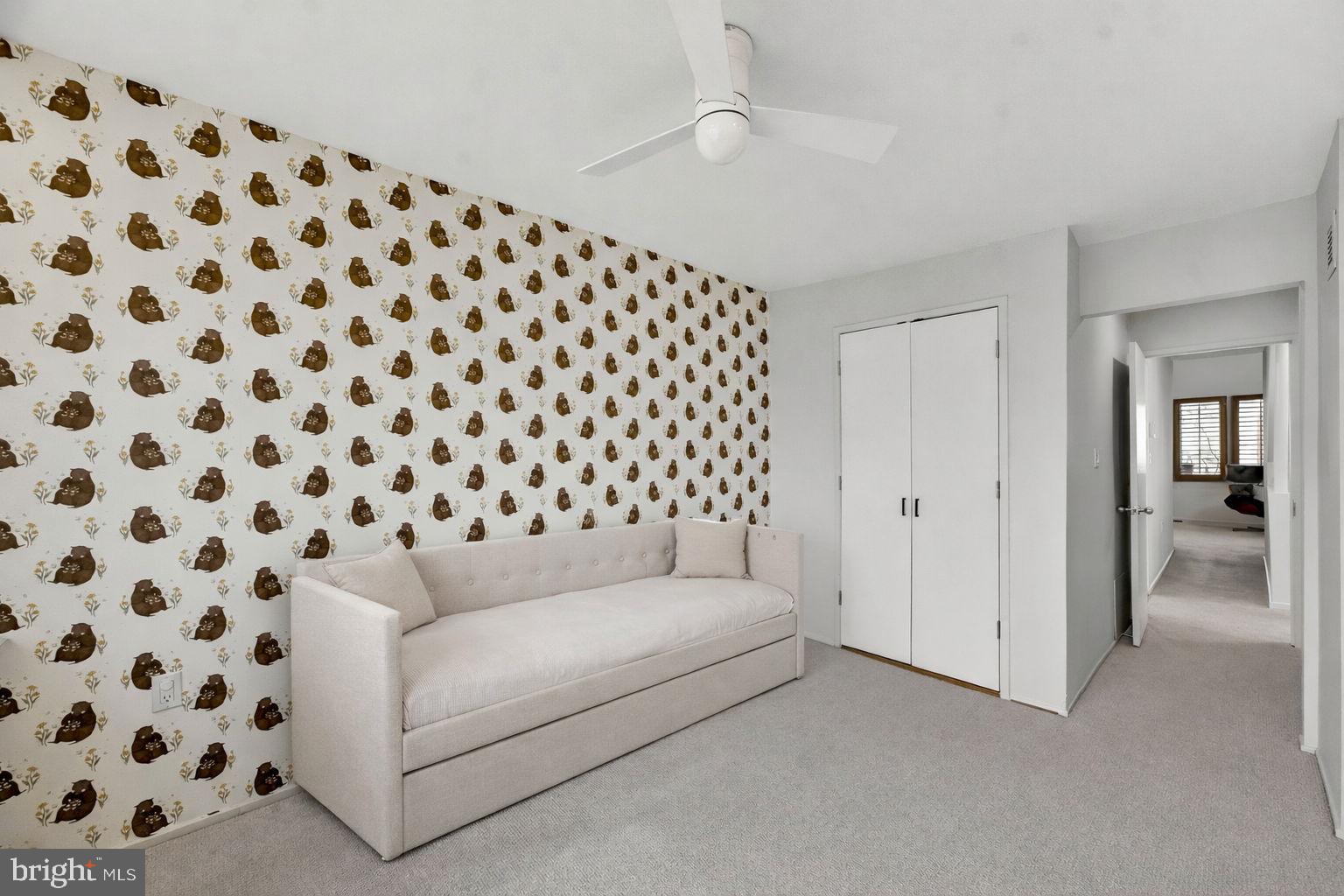 908 INDEPENDENCE AVENUE SE