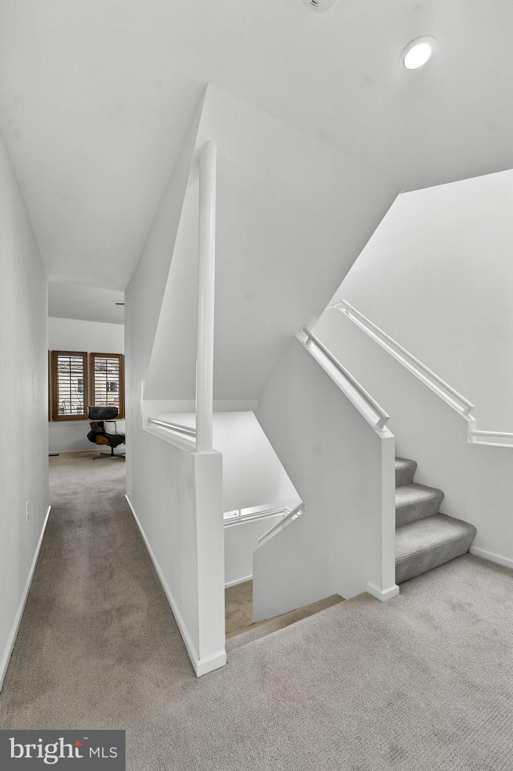 908 INDEPENDENCE AVENUE SE