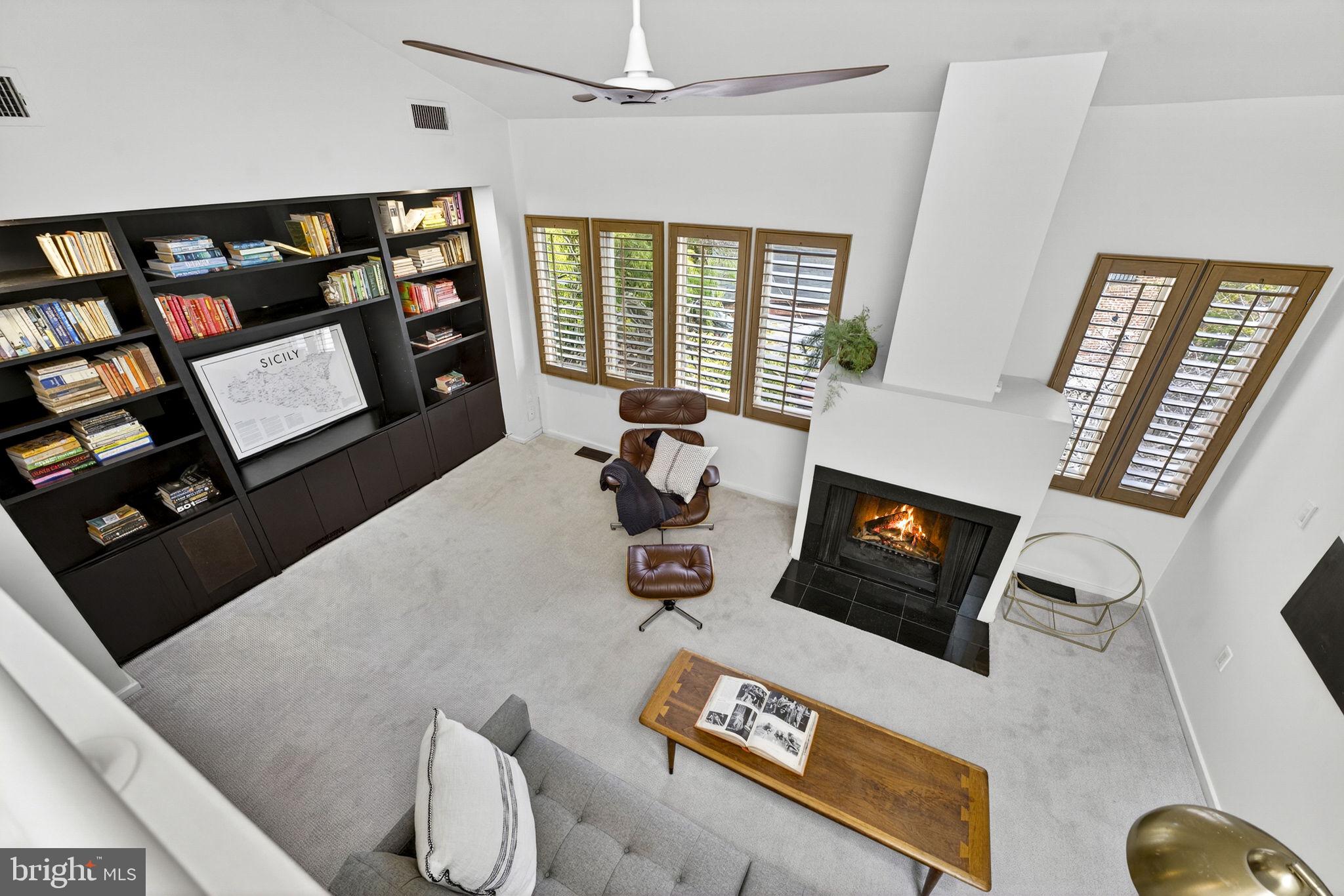 908 INDEPENDENCE AVENUE SE