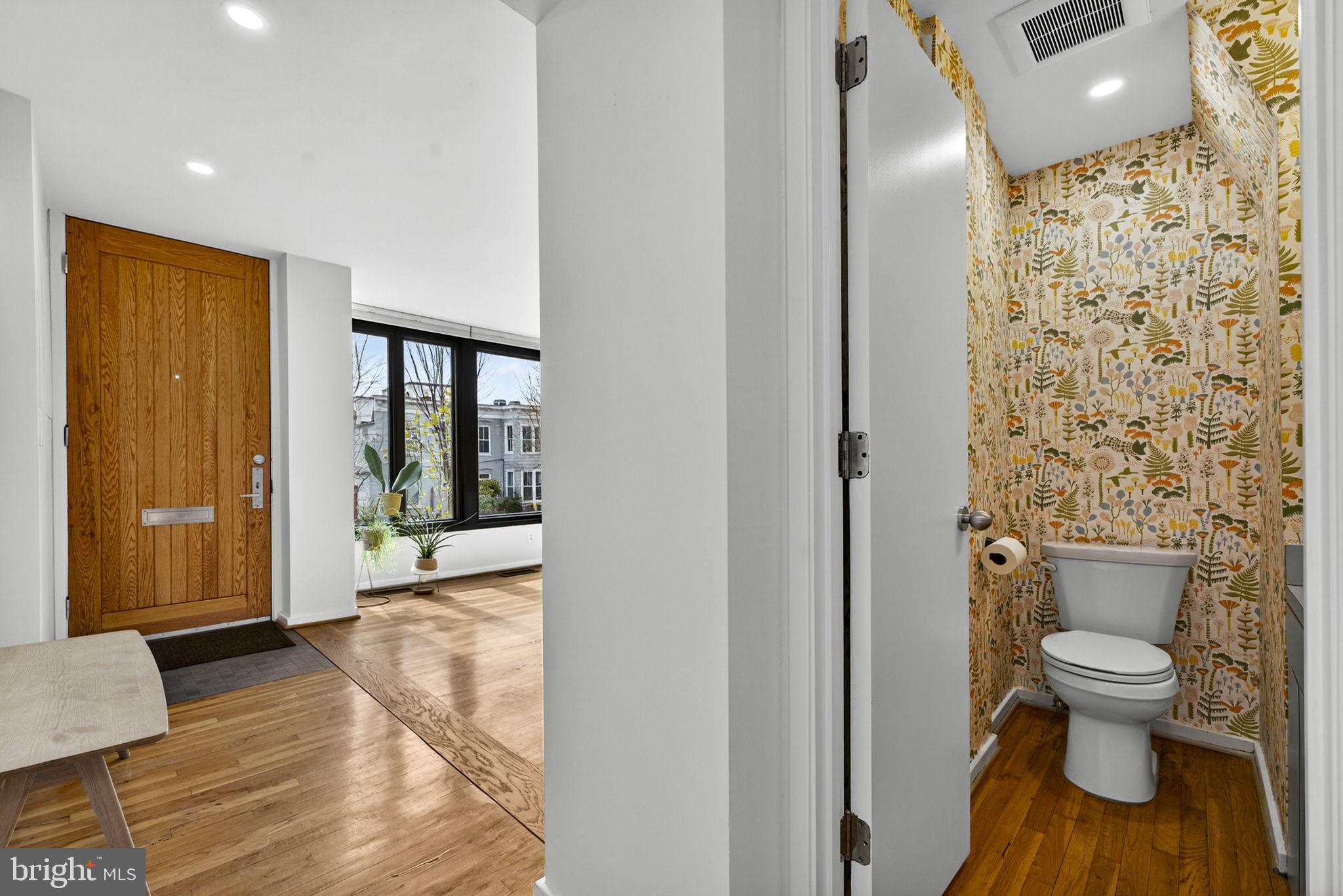 908 INDEPENDENCE AVENUE SE