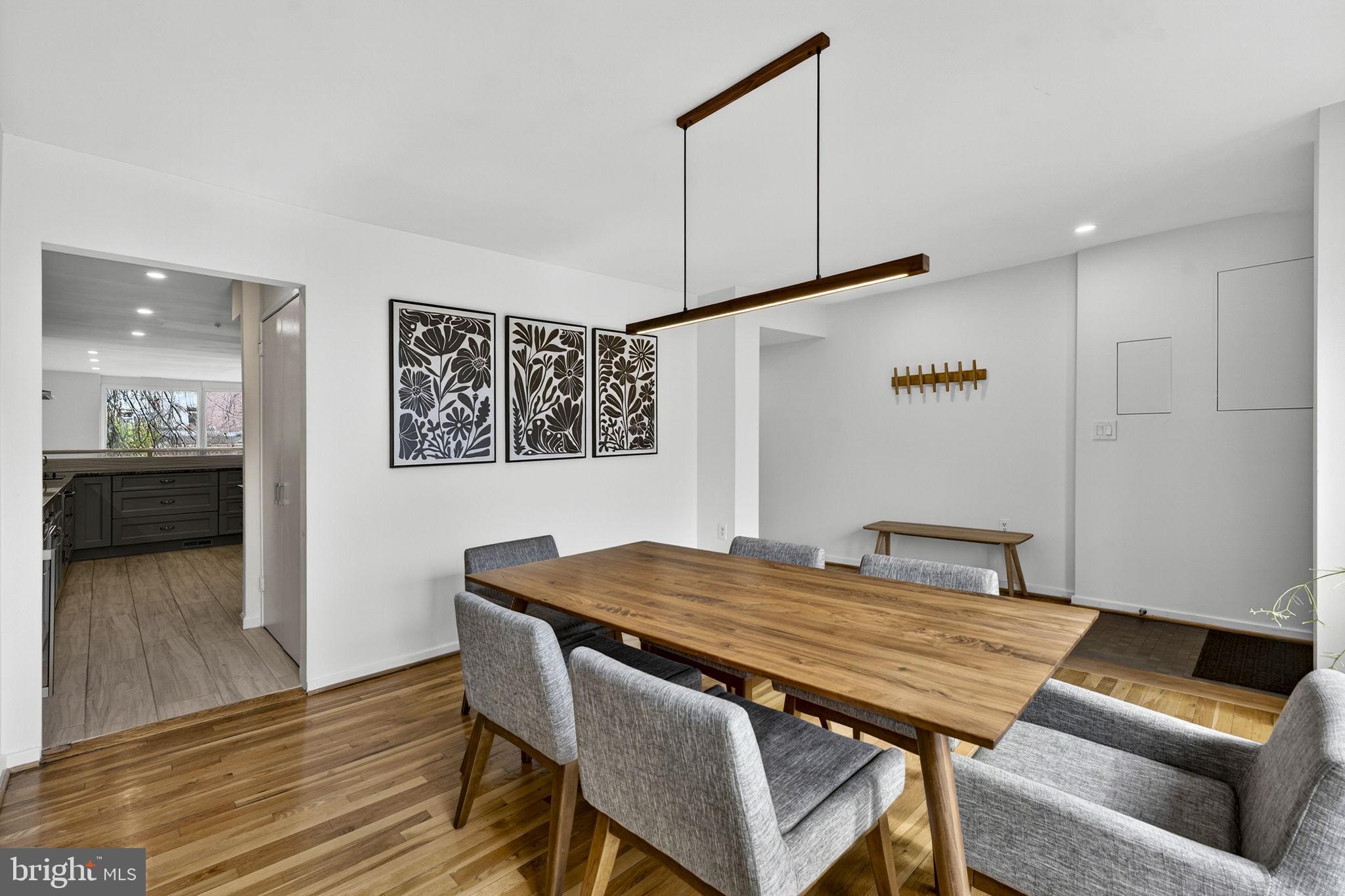 908 INDEPENDENCE AVENUE SE