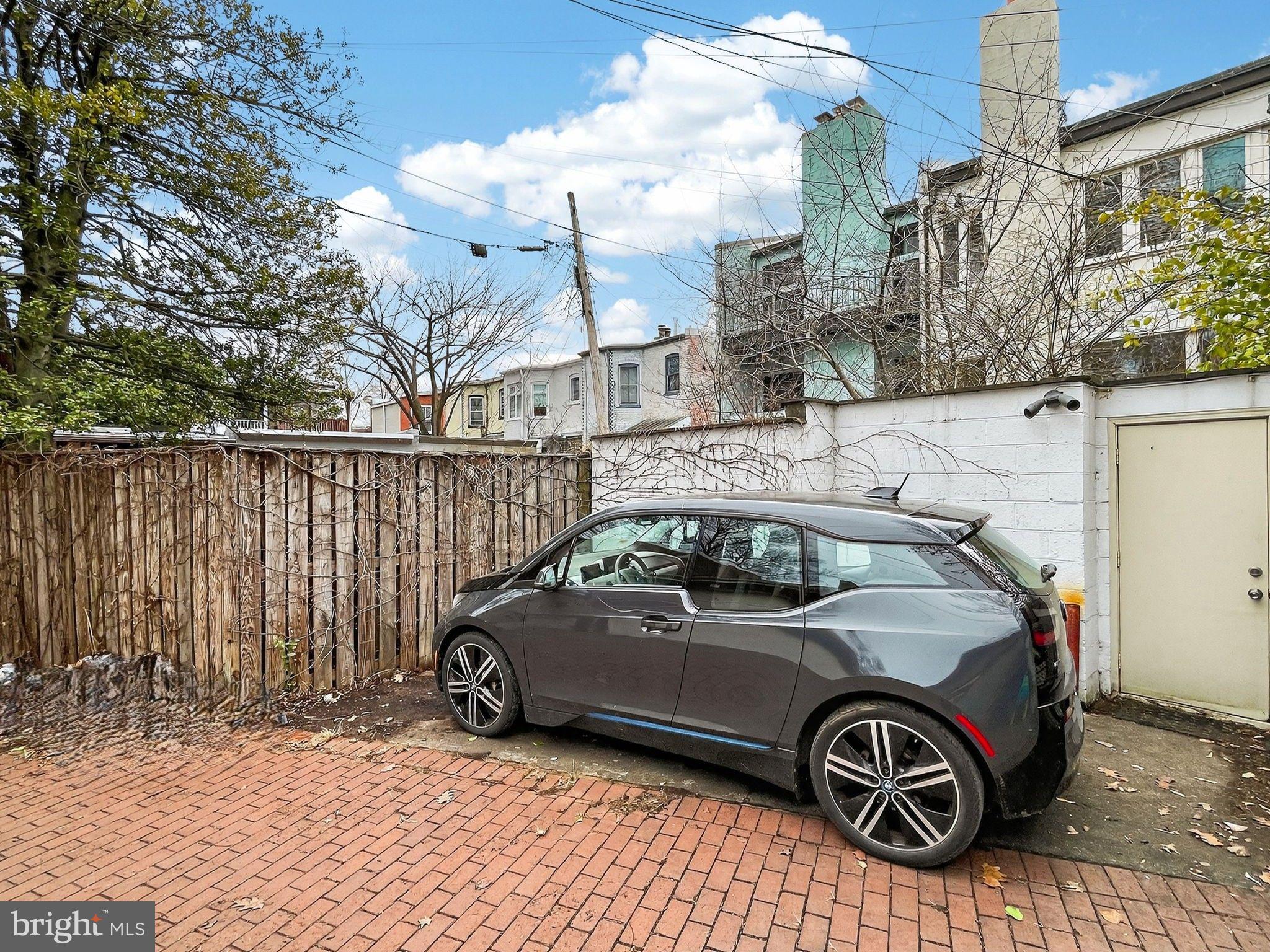 908 INDEPENDENCE AVENUE SE