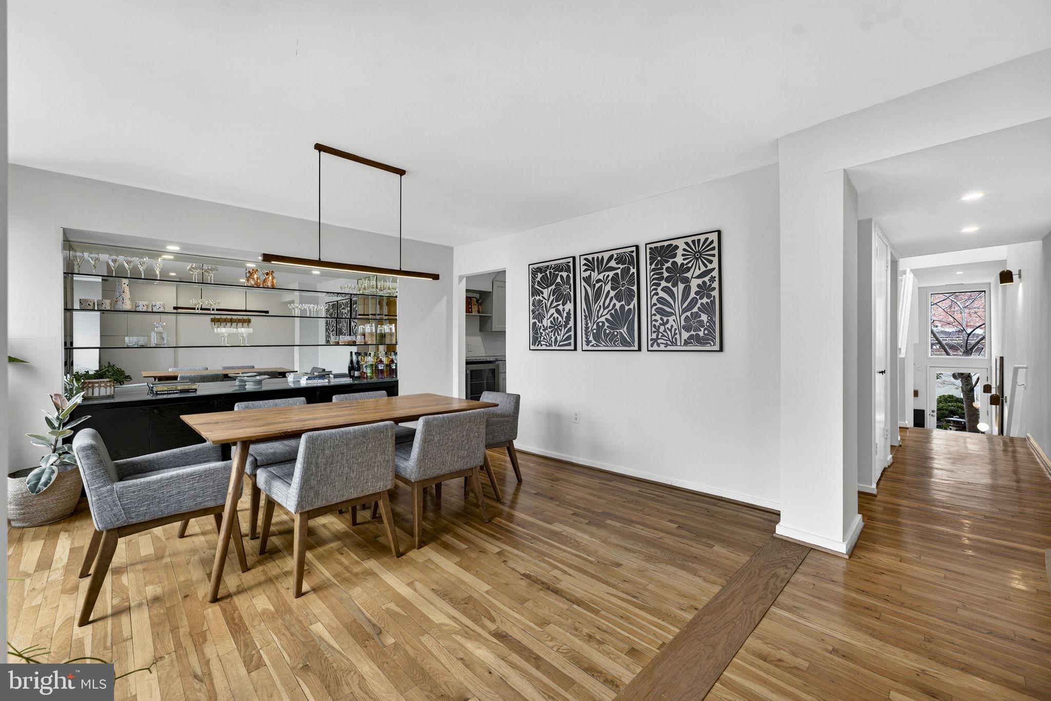 908 INDEPENDENCE AVENUE SE