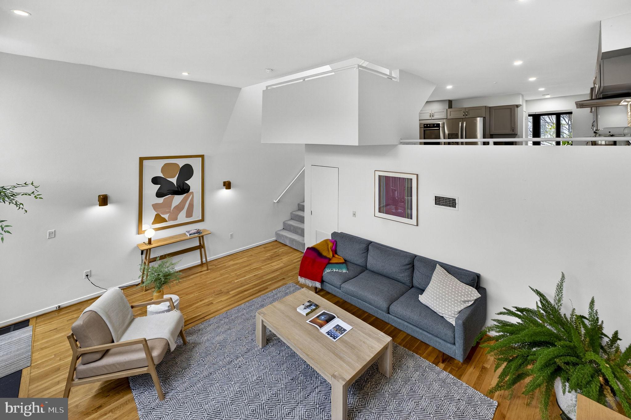 908 INDEPENDENCE AVENUE SE