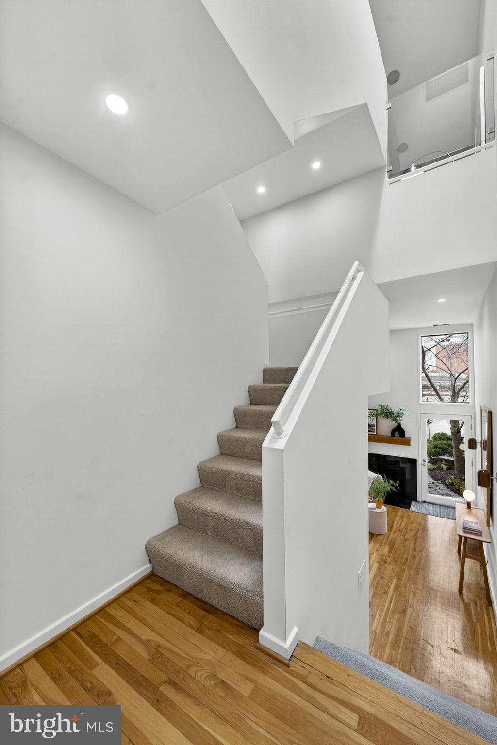 908 INDEPENDENCE AVENUE SE