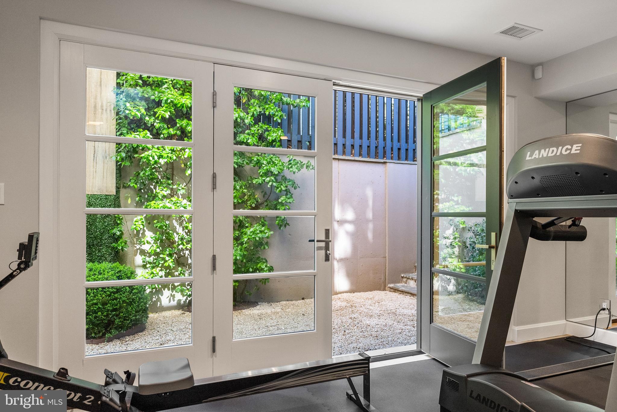 2845 CHESTERFIELD PLACE NW