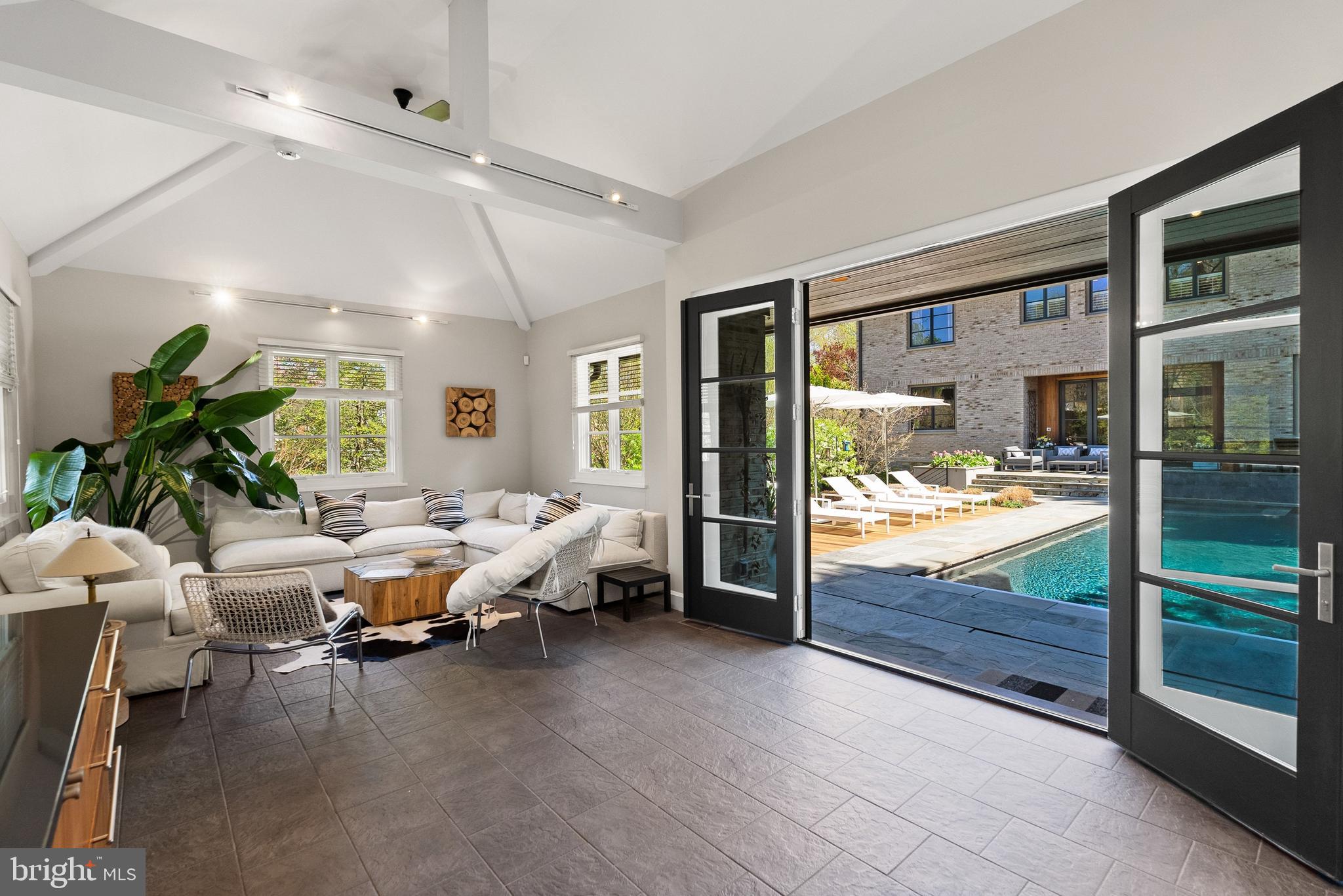 2845 CHESTERFIELD PLACE NW