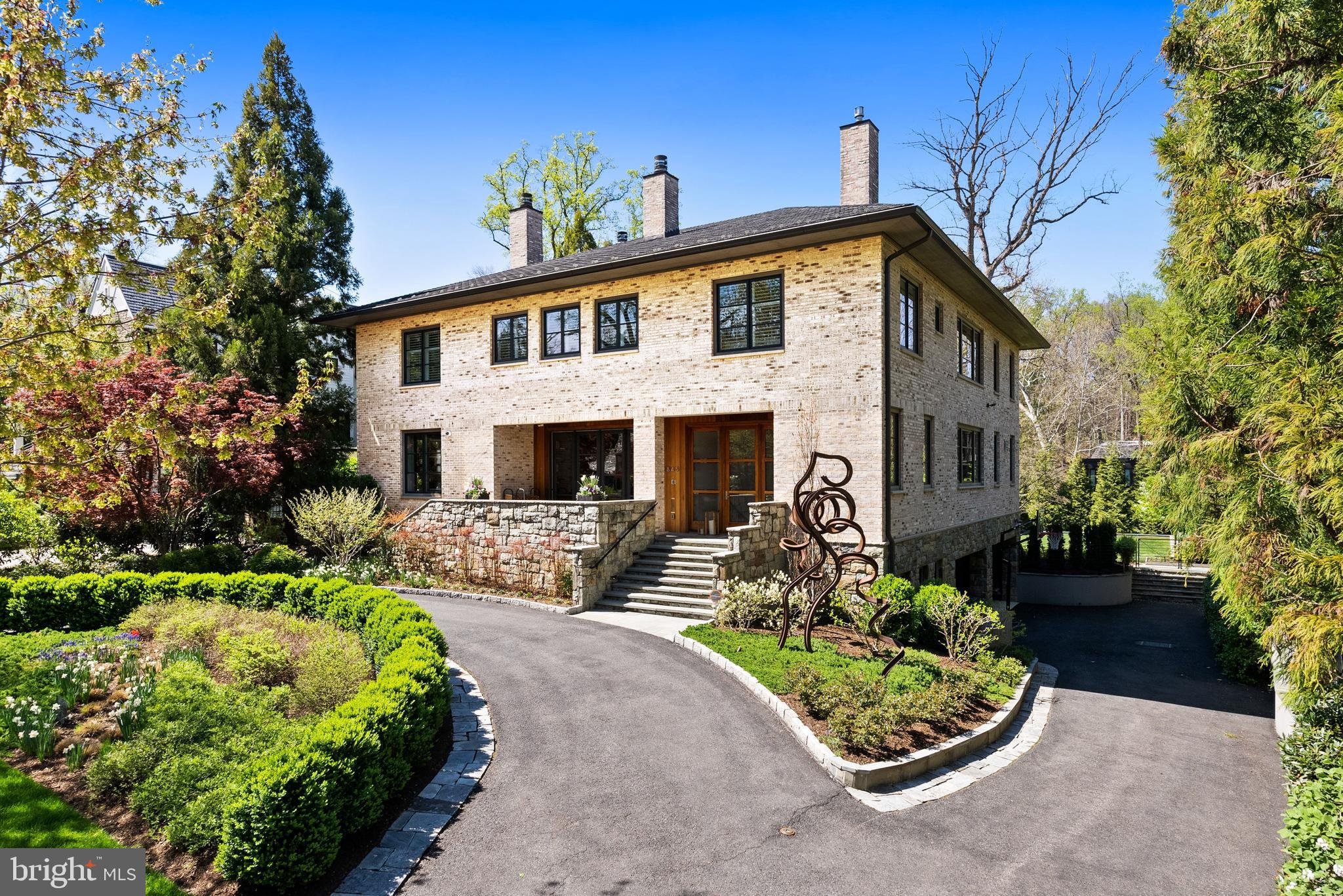 2845 CHESTERFIELD PLACE NW