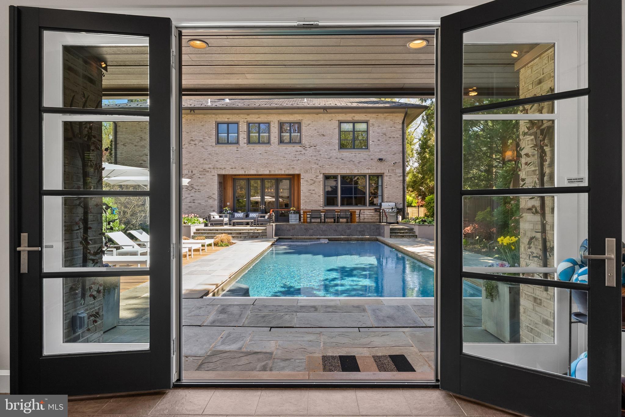 2845 CHESTERFIELD PLACE NW