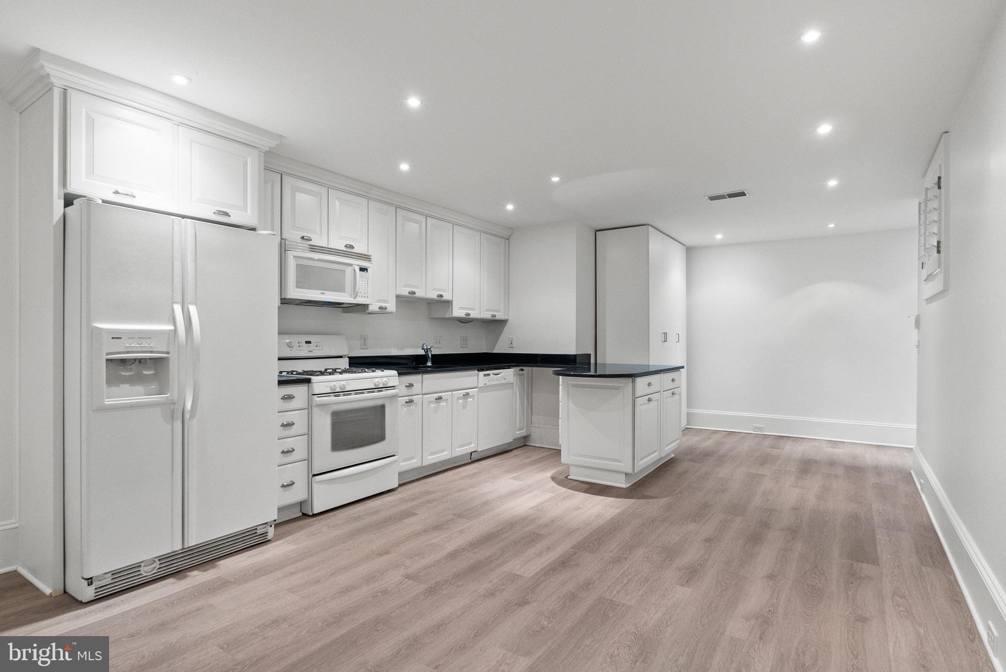 2107 WYOMING AVENUE NW