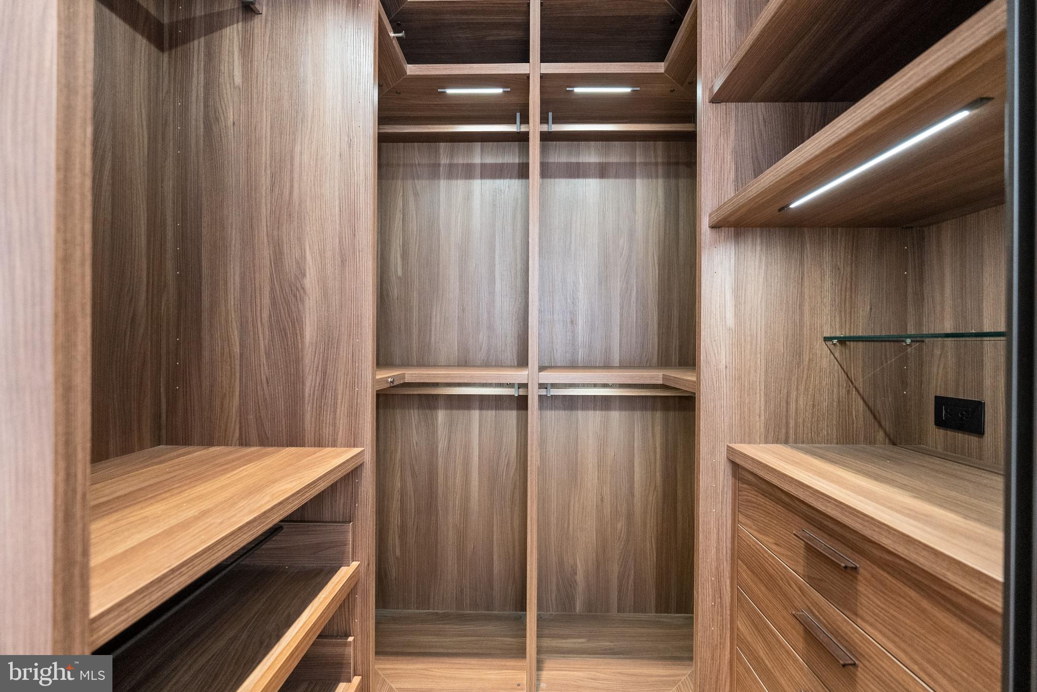 2107 WYOMING AVENUE NW