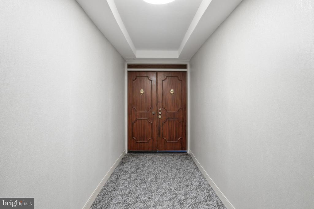 2500 VIRGINIA AVE NW Unit: 714-S