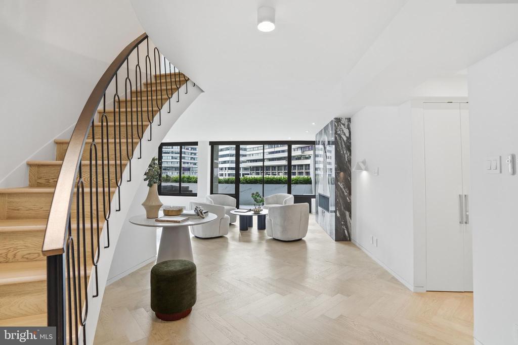 2500 VIRGINIA AVE NW Unit: 714-S
