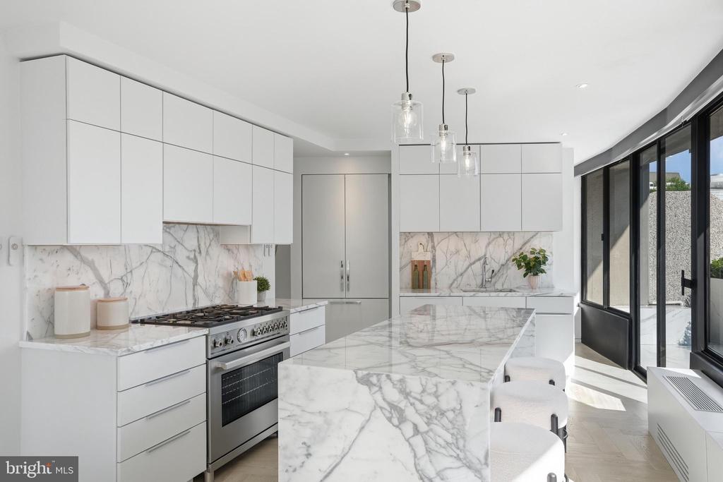 2500 VIRGINIA AVE NW Unit: 714-S