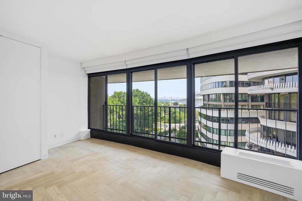 2500 VIRGINIA AVE NW Unit: 714-S