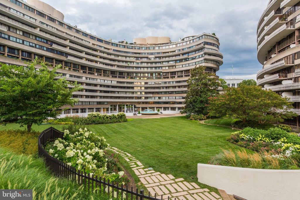 2500 VIRGINIA AVE NW Unit: 714-S