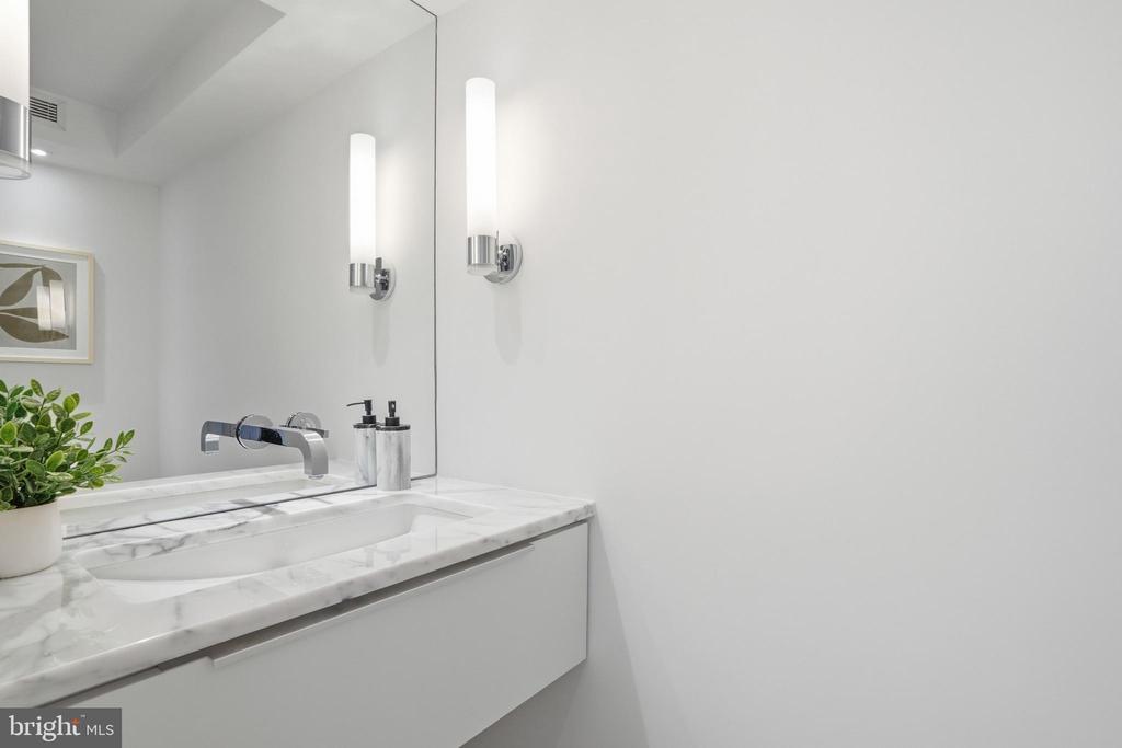 2500 VIRGINIA AVE NW Unit: 714-S