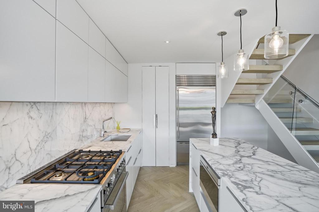 2500 VIRGINIA AVE NW Unit: 715-S