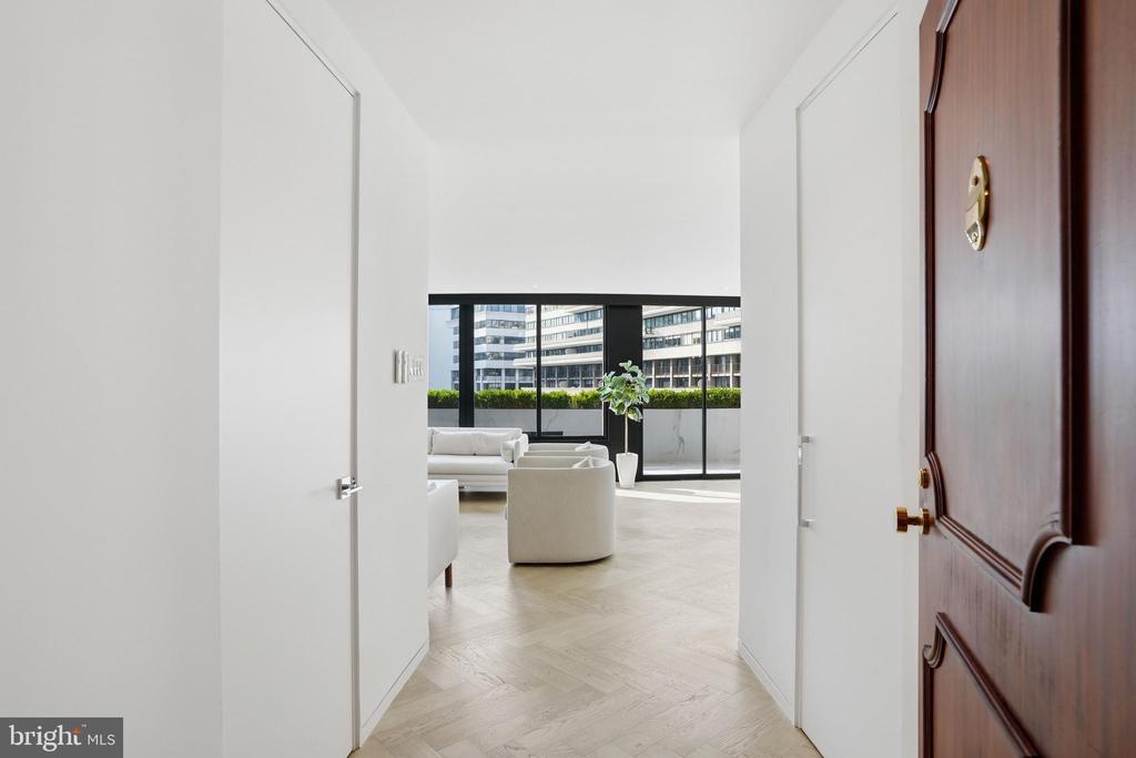 2500 VIRGINIA AVE NW Unit: 714/715-S