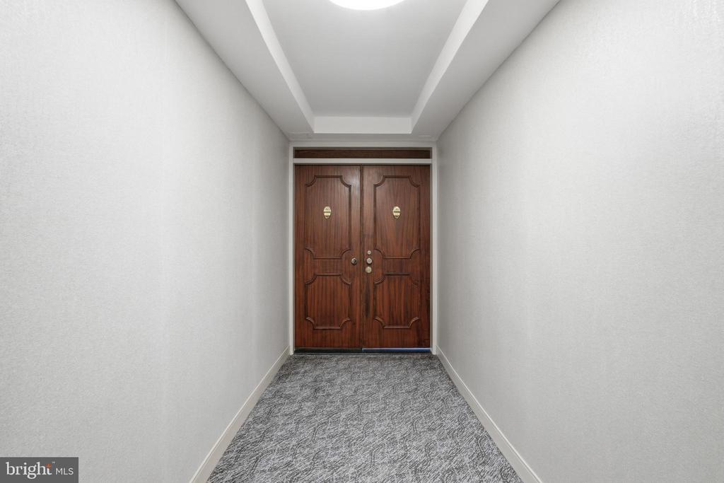2500 VIRGINIA AVE NW Unit: 714/715-S