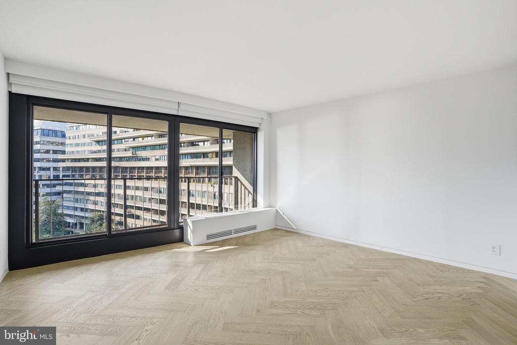 2500 VIRGINIA AVE NW Unit: 714/715-S