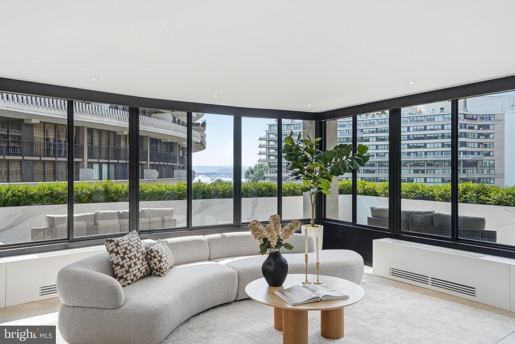 2500 VIRGINIA AVE NW Unit: 714/715-S