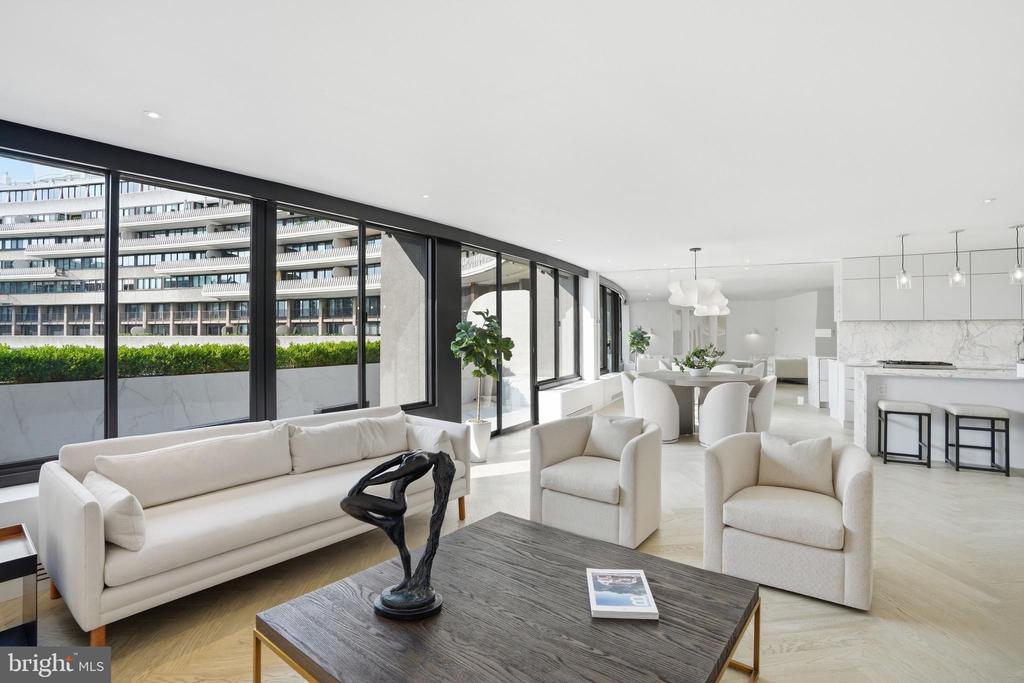 2500 VIRGINIA AVE NW Unit: 714/715-S