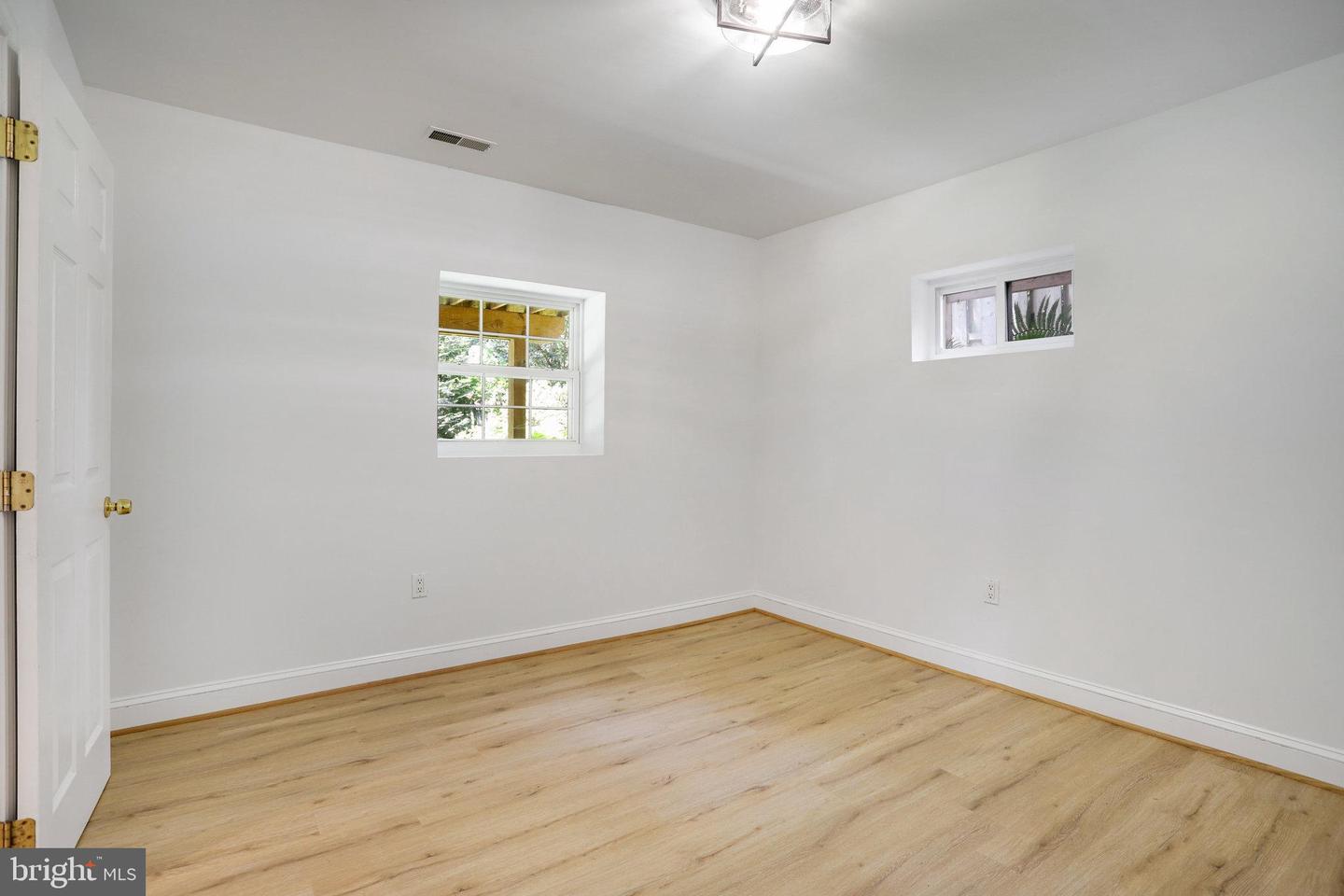 6440 Brookes Ln