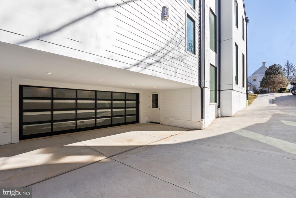 4405 Elm St