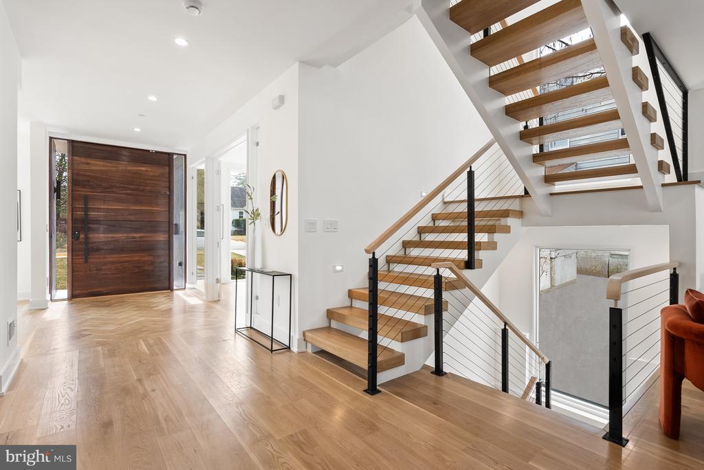 4405 Elm St