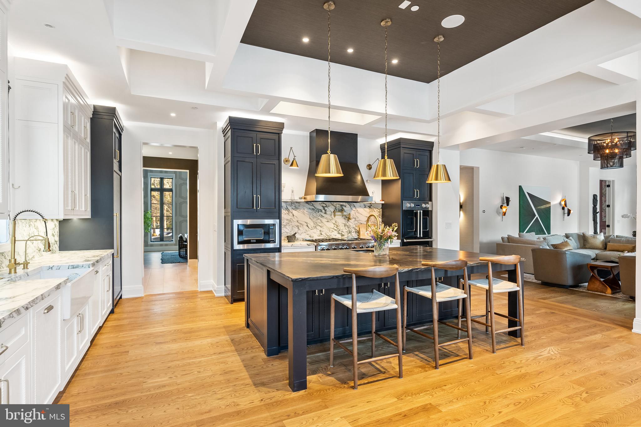 8913 HOLLY LEAF LANE