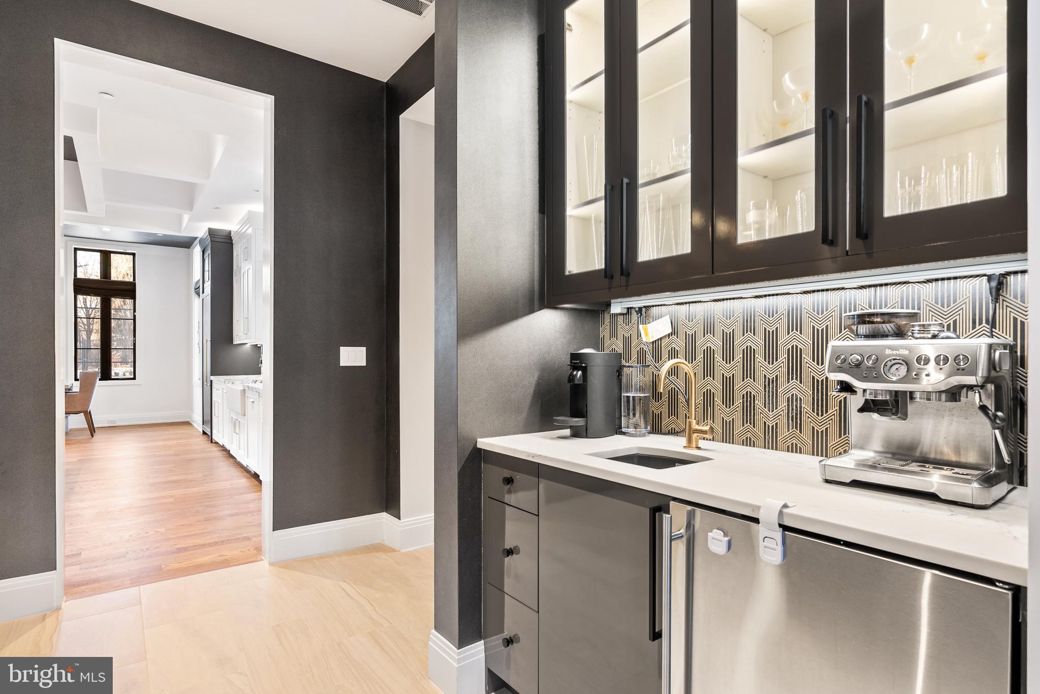 8913 HOLLY LEAF LANE