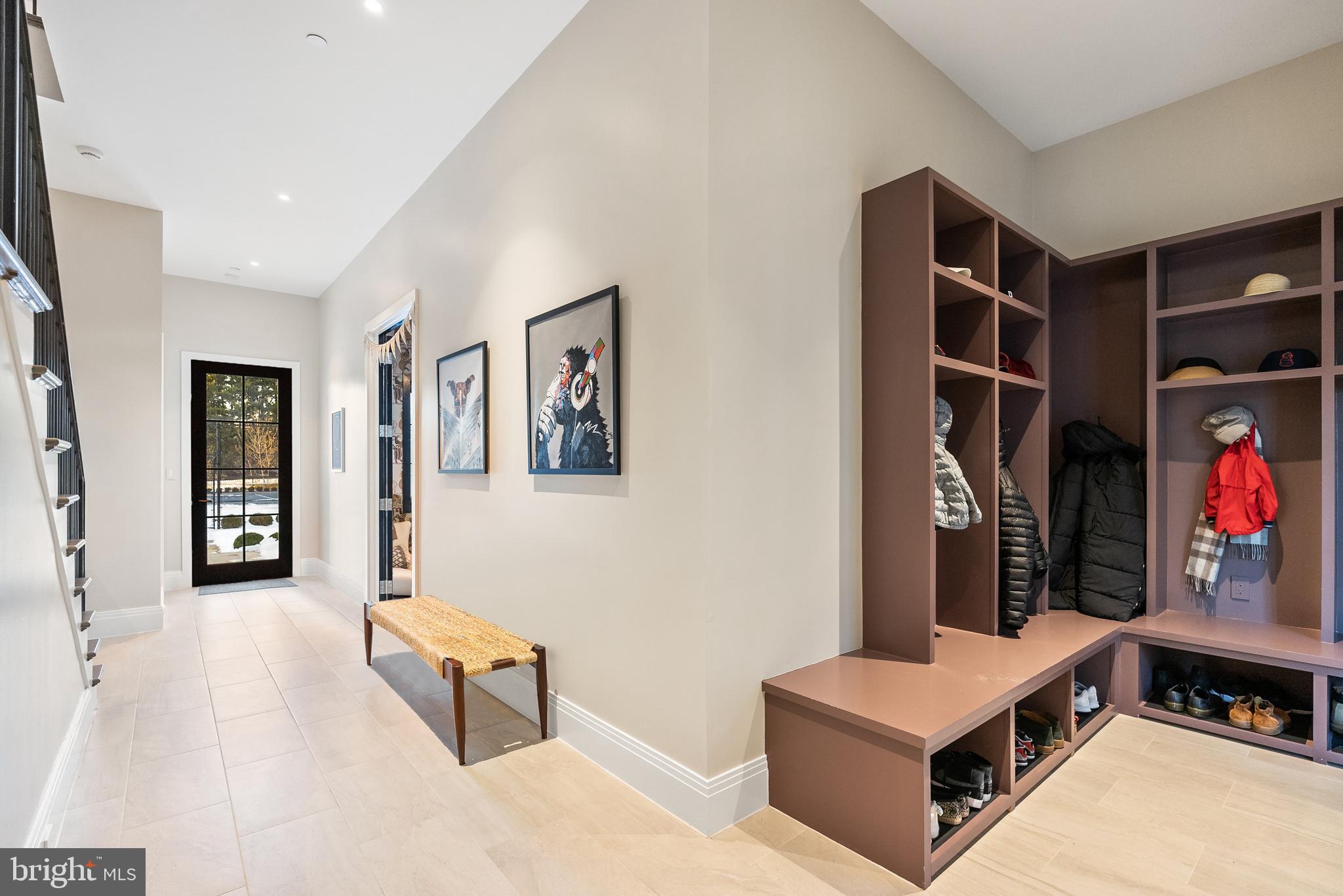 8913 HOLLY LEAF LANE