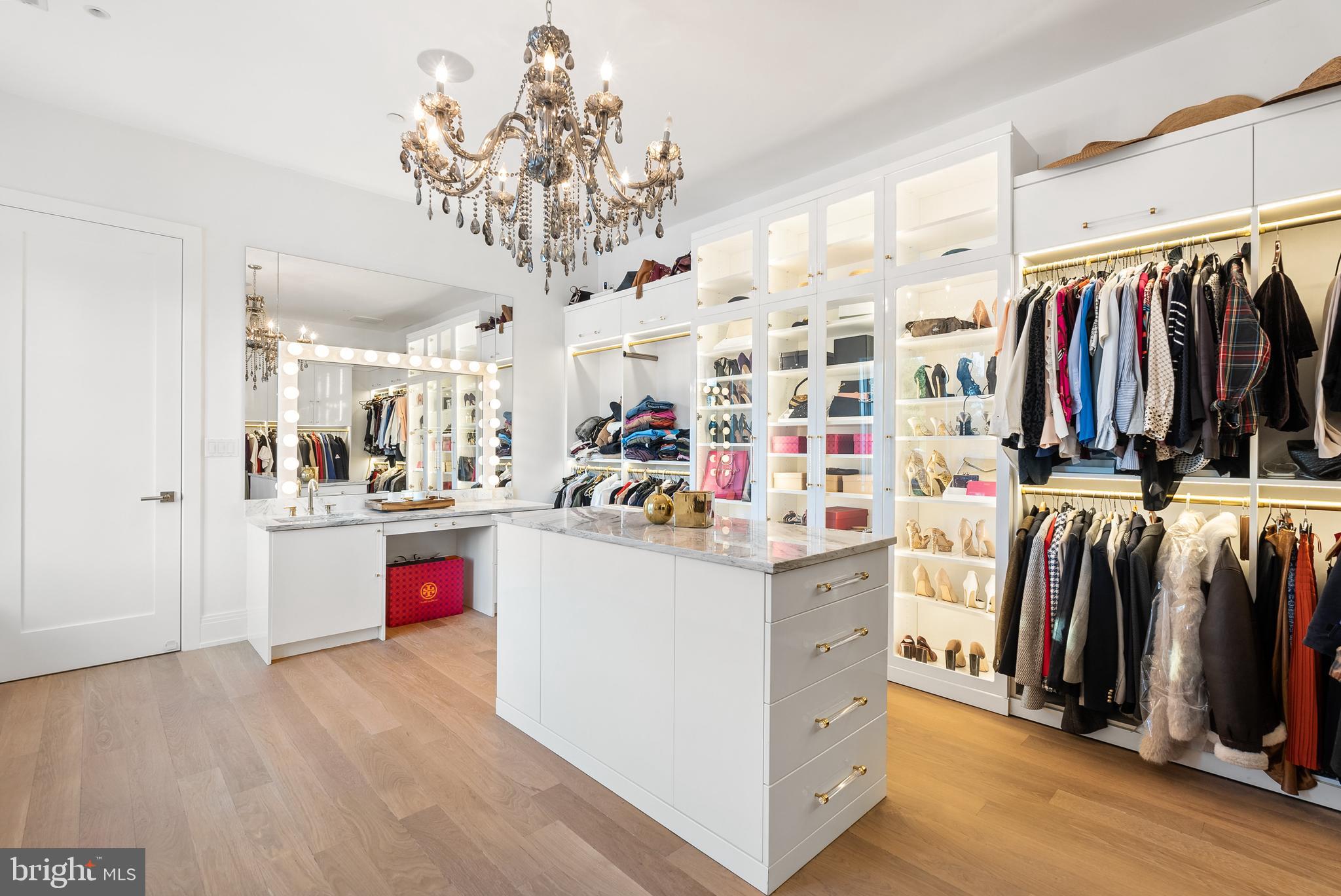 8913 HOLLY LEAF LANE