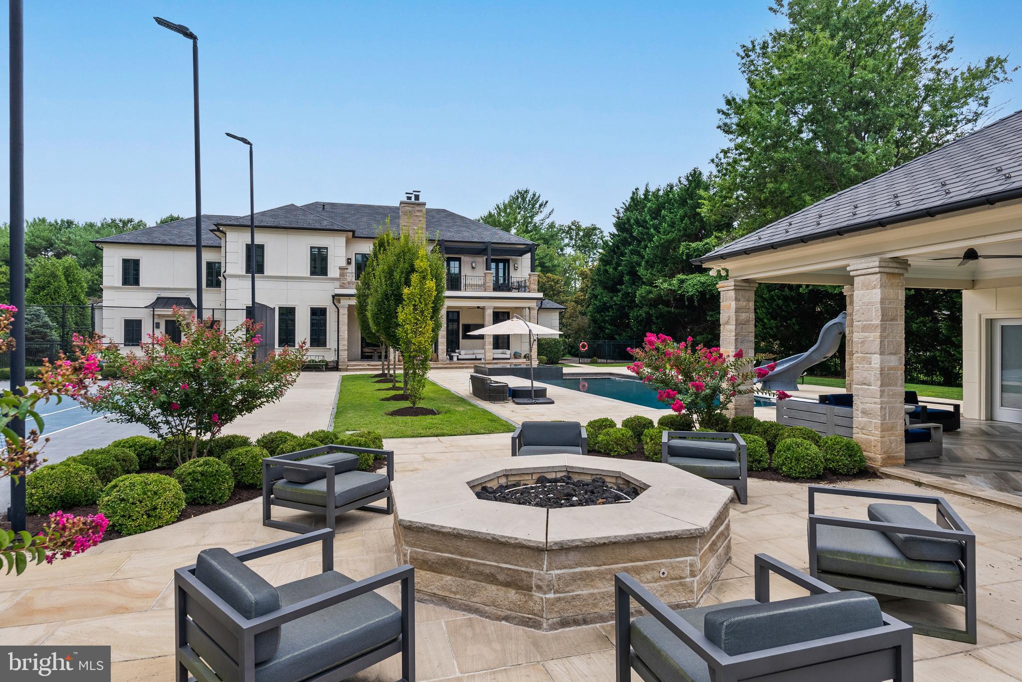 8913 HOLLY LEAF LANE