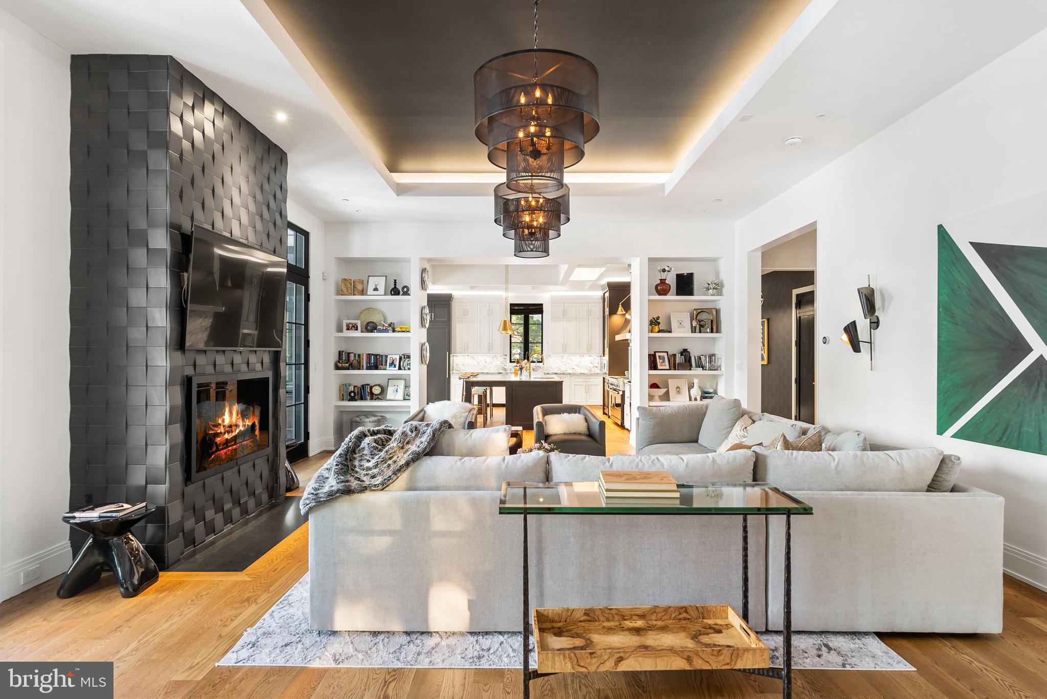 8913 HOLLY LEAF LANE