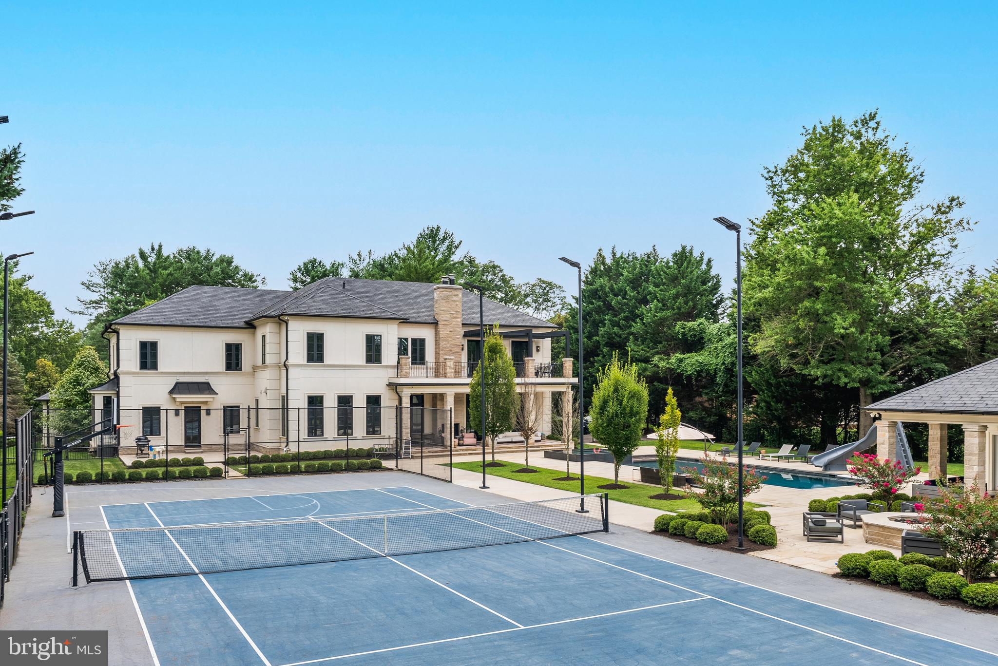 8913 HOLLY LEAF LANE