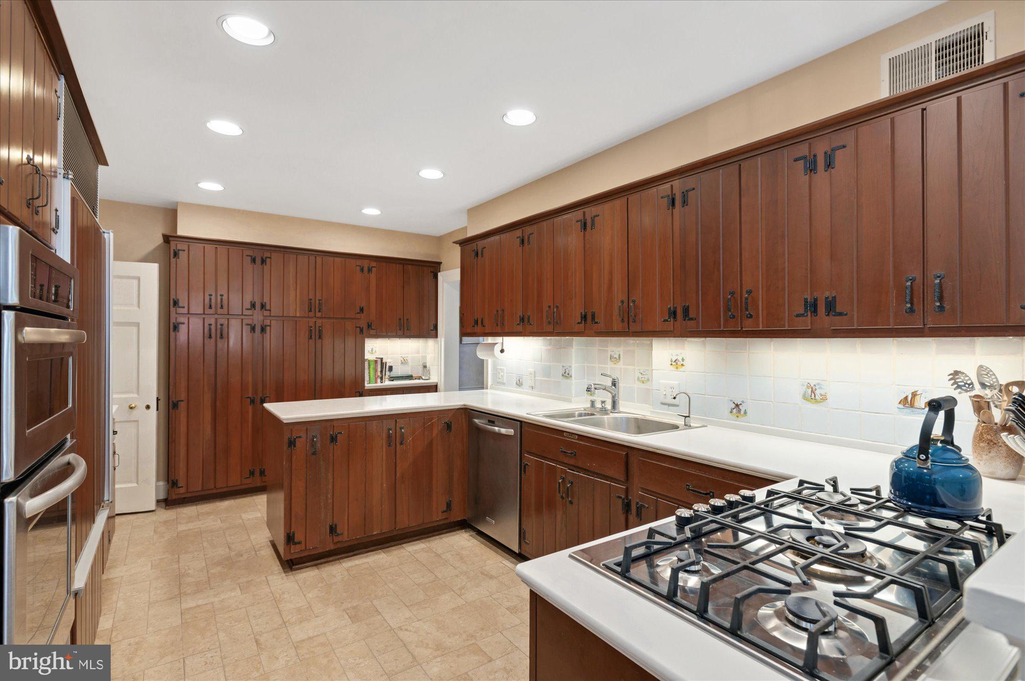 6420 BROOKSIDE DRIVE