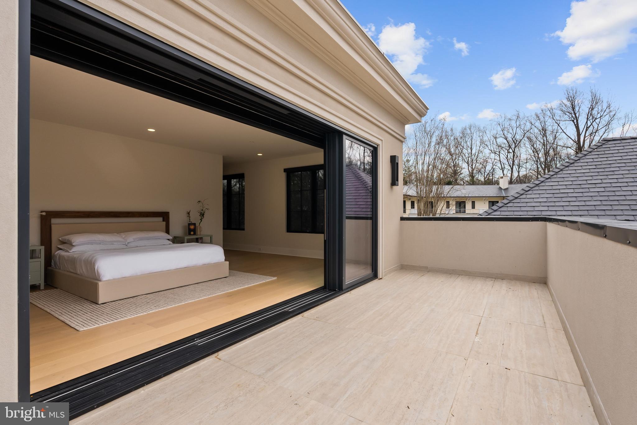 7112 NATELLI WOODS LANE