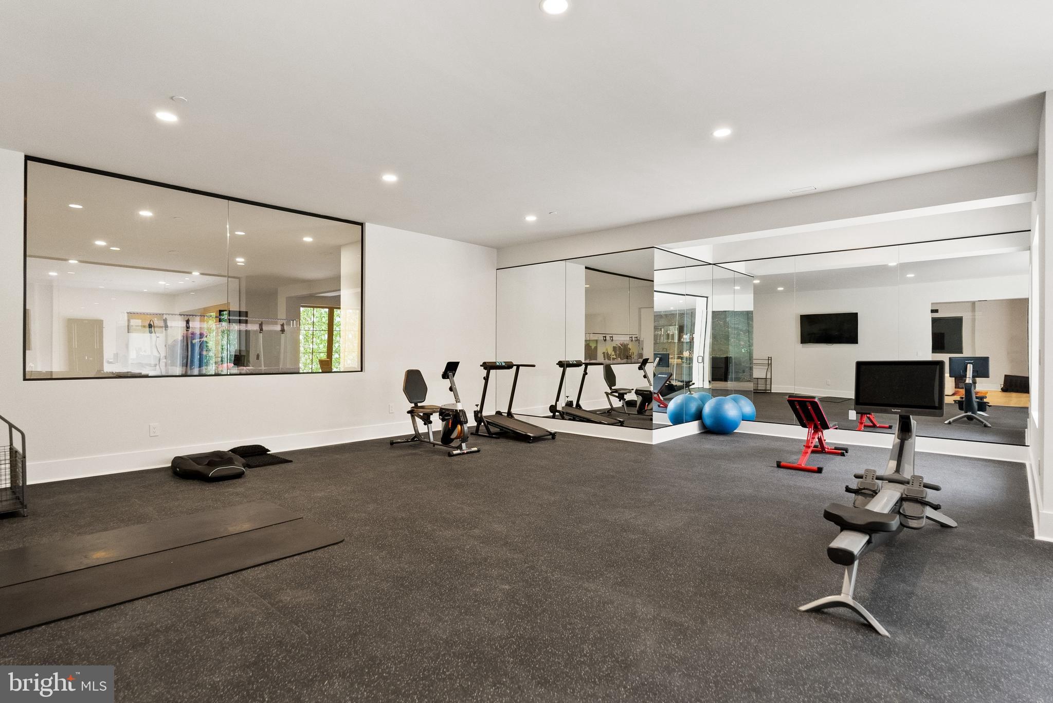 7112 NATELLI WOODS LANE