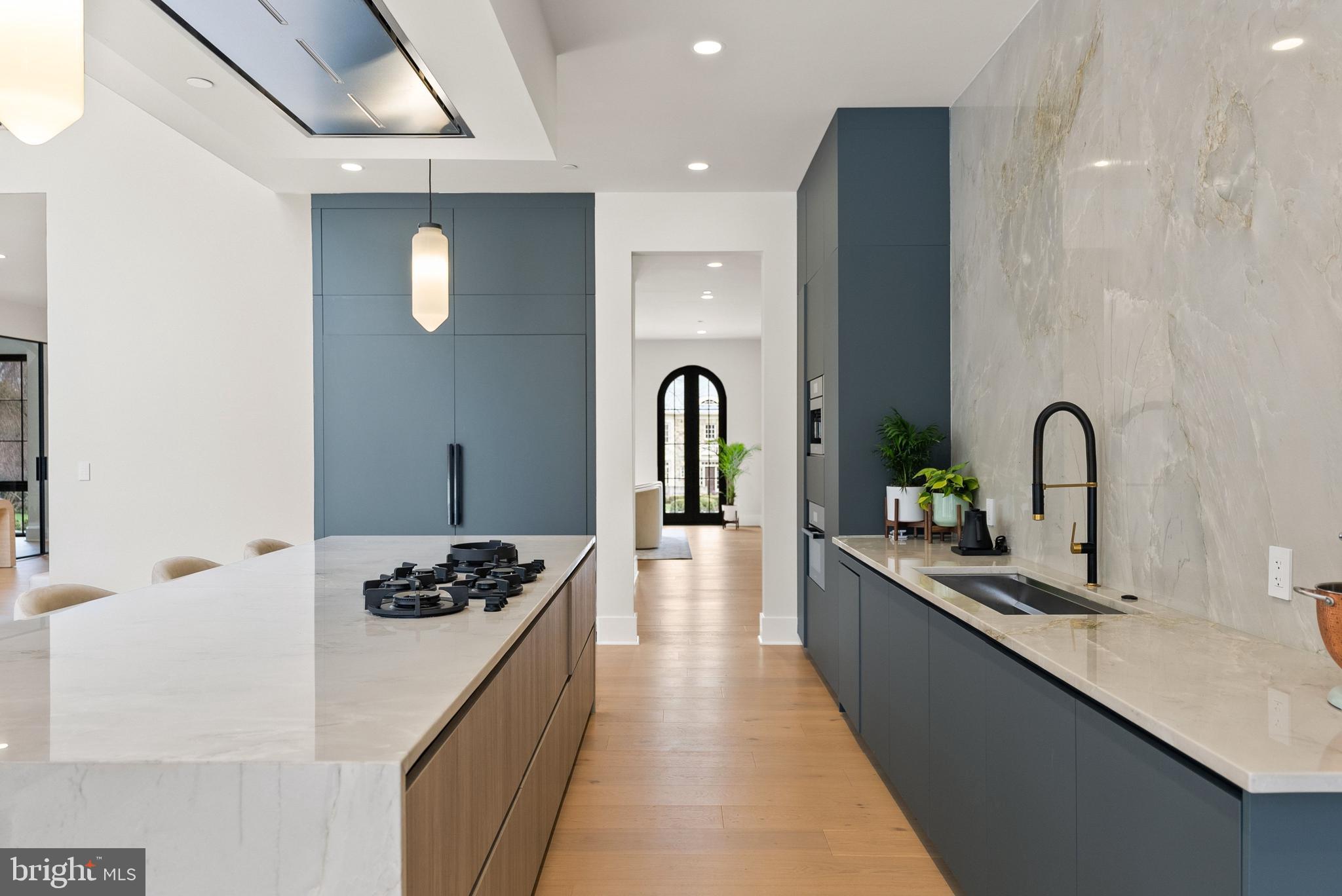 7112 NATELLI WOODS LANE