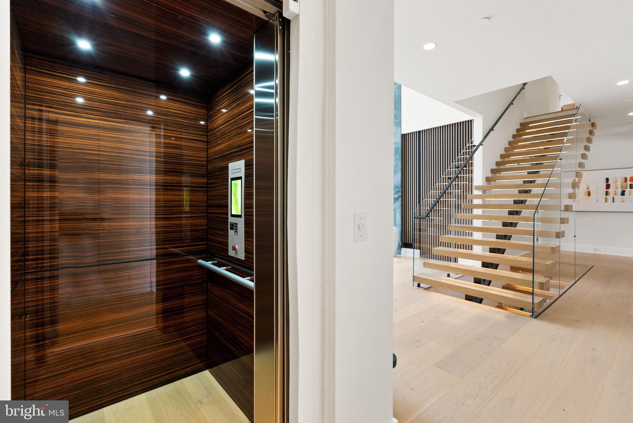 7112 NATELLI WOODS LANE