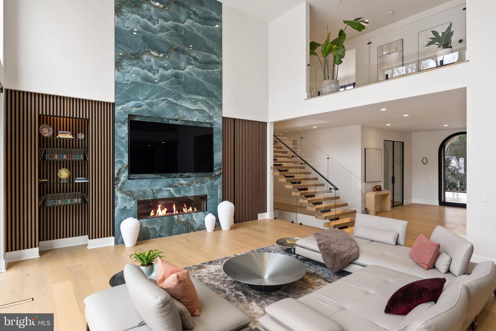 7112 NATELLI WOODS LANE