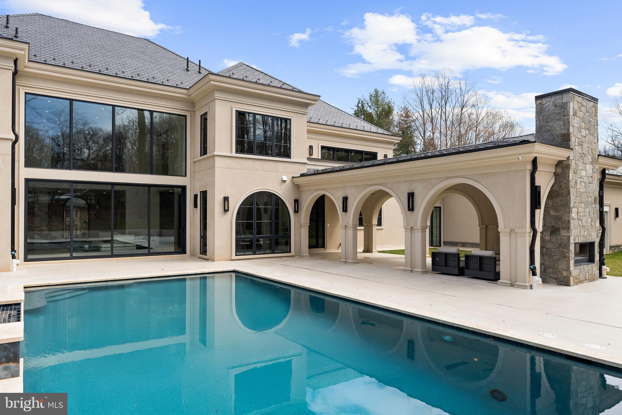 7112 NATELLI WOODS LANE