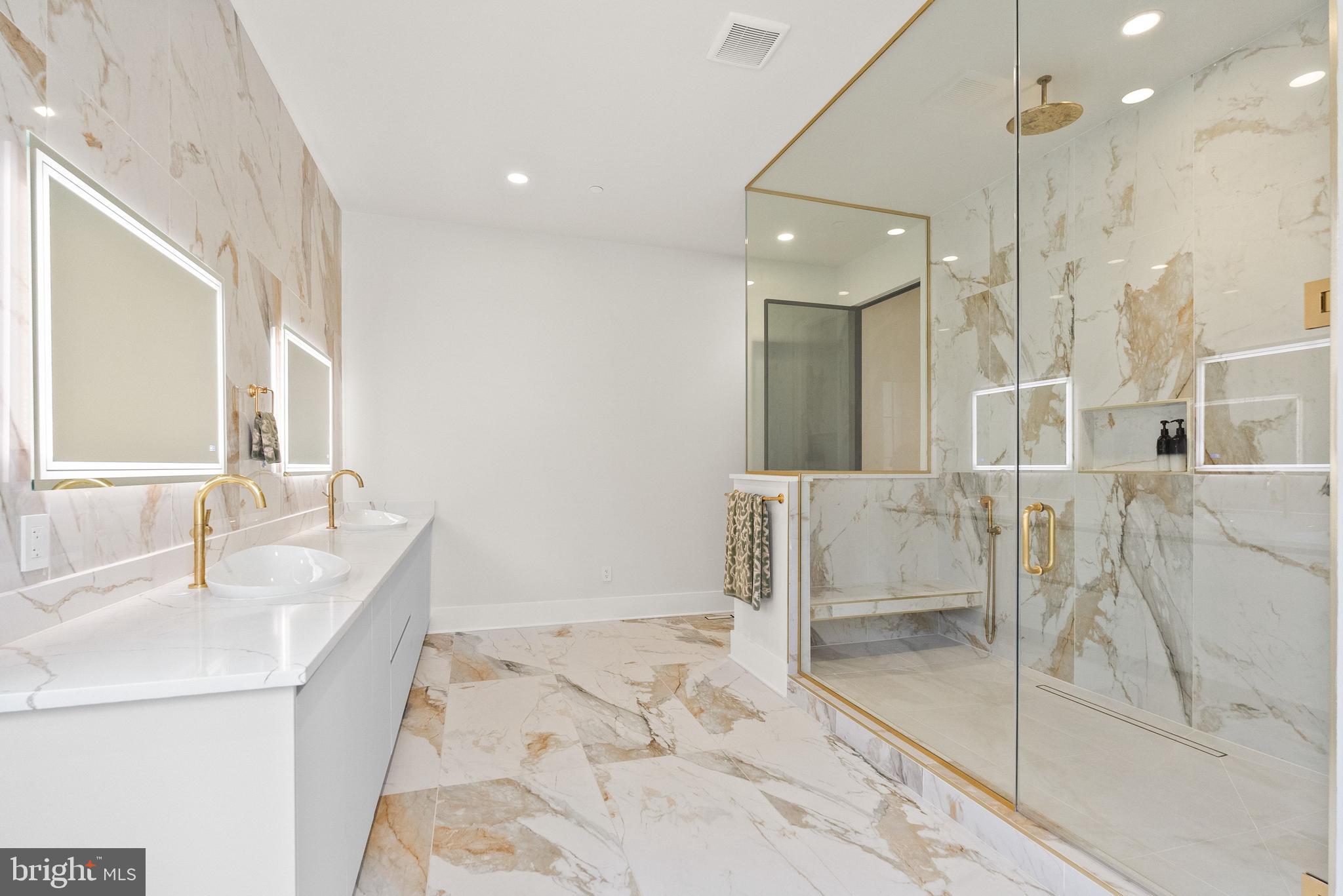 7112 NATELLI WOODS LANE