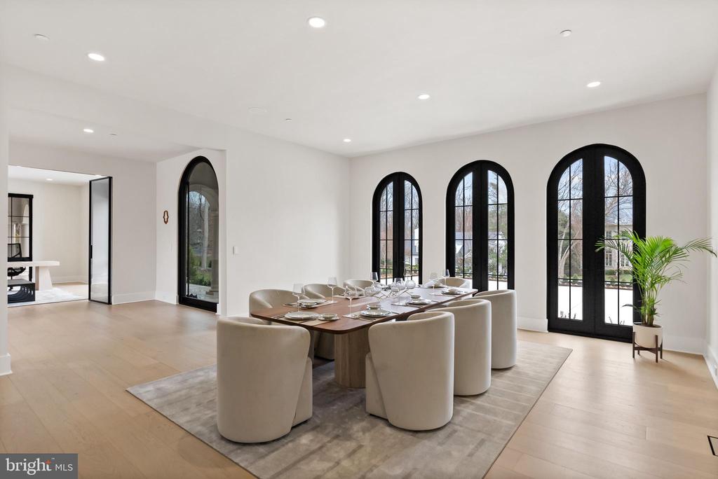 7112 NATELLI WOODS LANE
